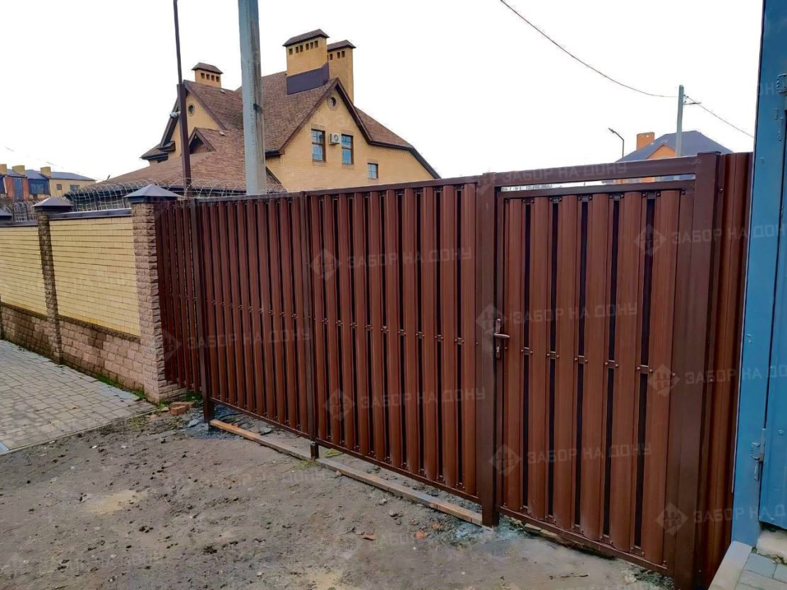 Ворота с калиткой для частного дома и дачи  в Королеве